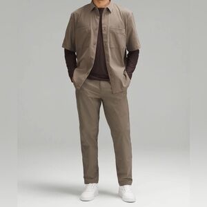 lululemon athletica Men's Relaxed-Tapered Smooth Twill Trouser